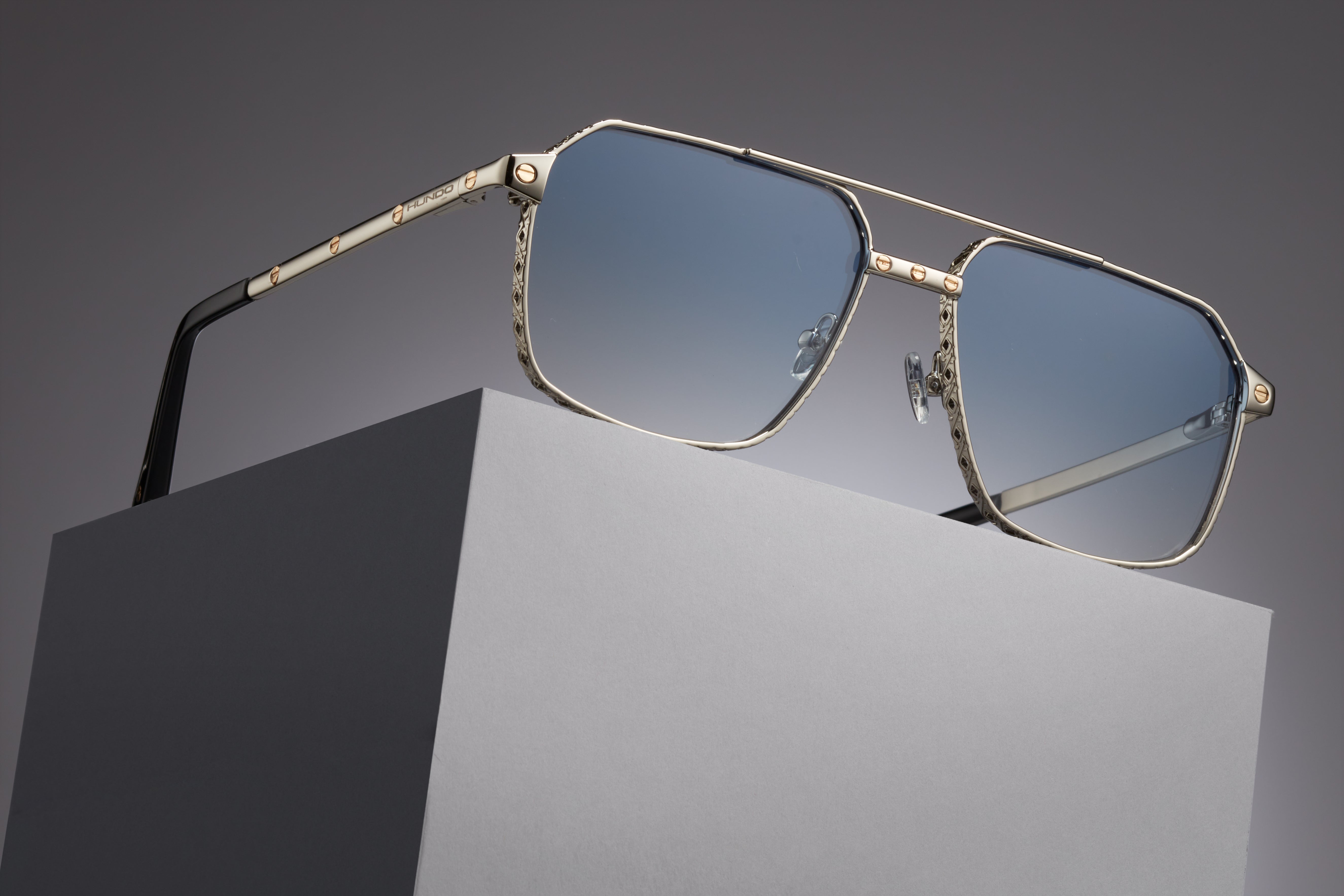 Crown Aviator (18k W. Gold)